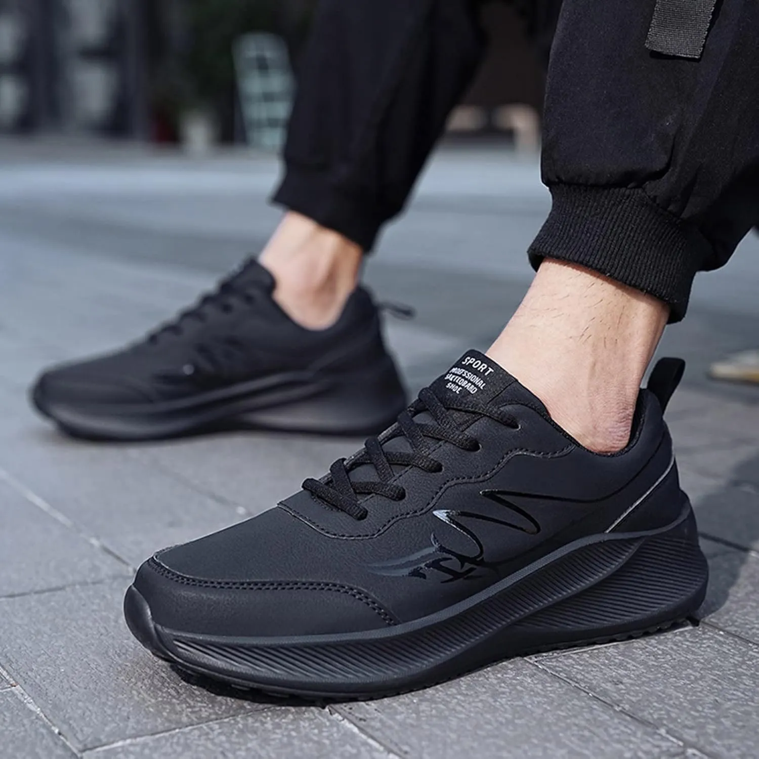 Fashion Men Sports Shoes Flat Thick Bottom Non Slip Lace Up Upper Comfortable Sneaker Shoes for Men Fashion
