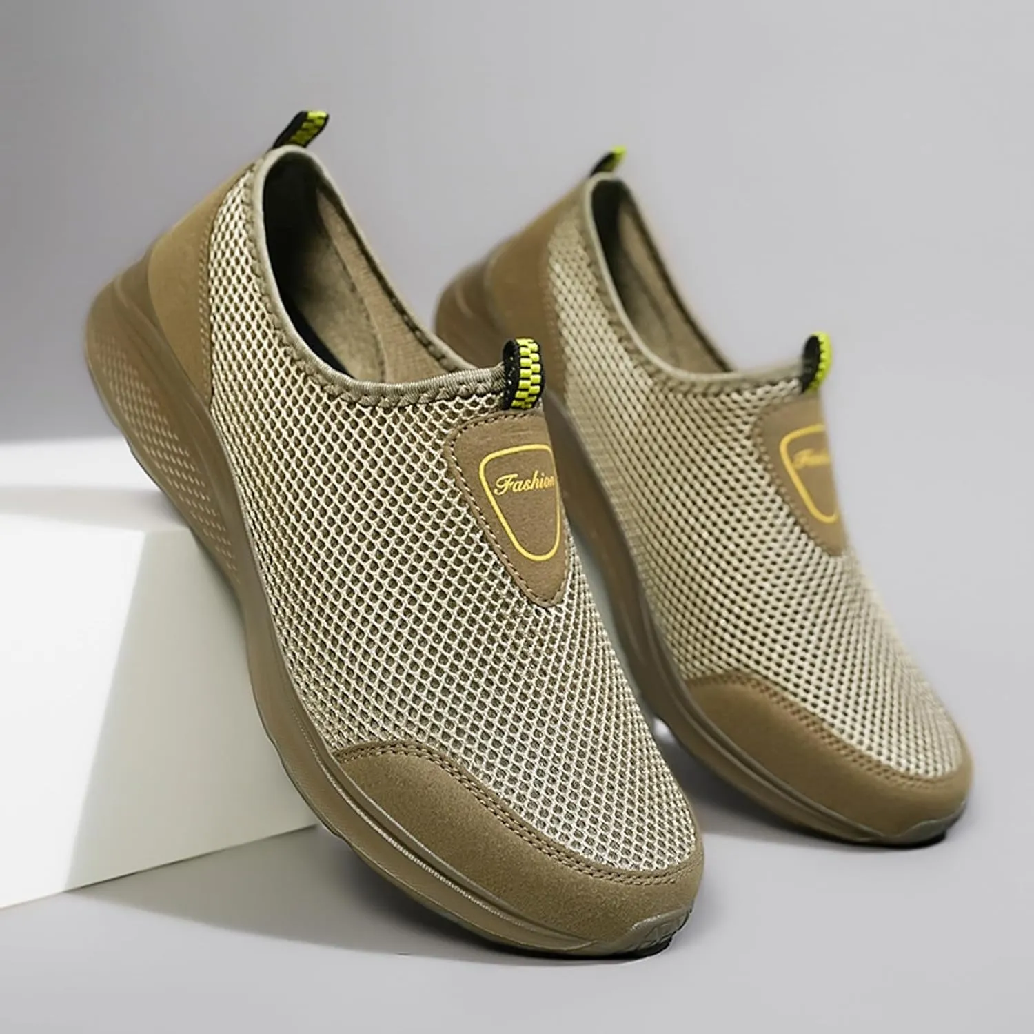 Men Sports Shoes Fashionable New Pattern Simple Pure Color Mesh Breathable Comfortable Hiking Shoes Sneaker Mens