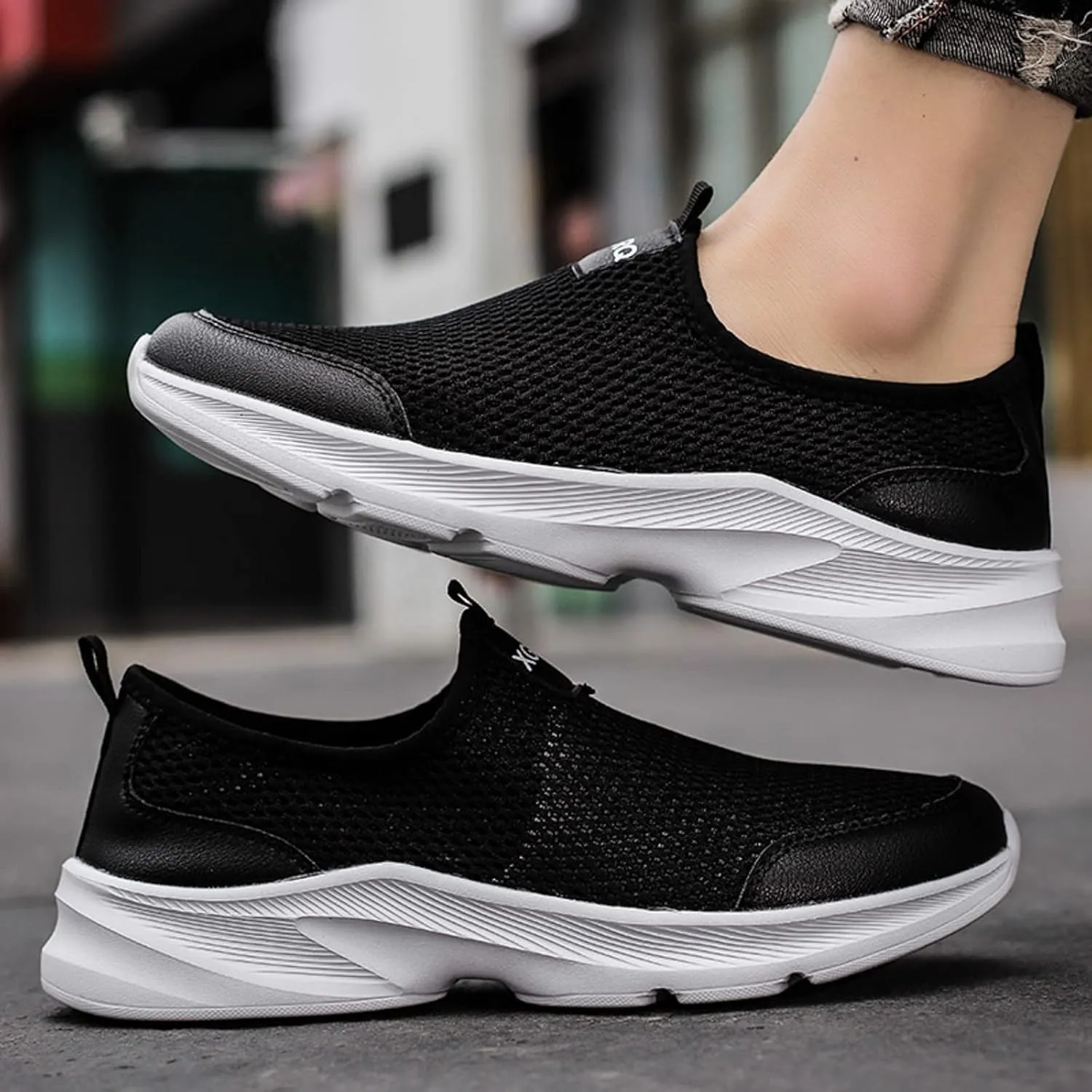 Men Sports Shoes Fashionable Simple and Solid Color The New Pattern Summer Non Slip Thick Mesh Sneaker Shoes Men