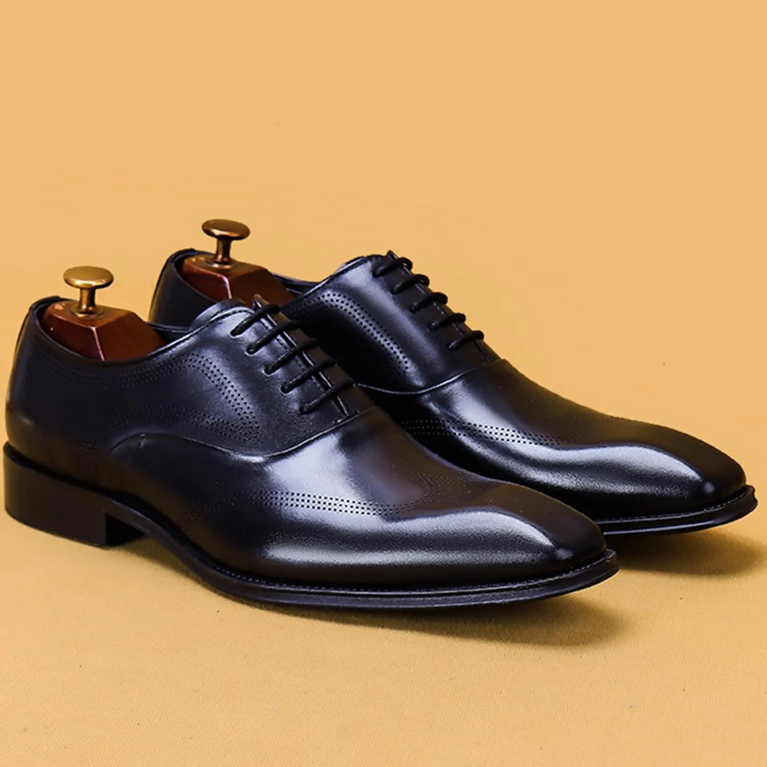 Men's Genuine Leather Carved Brogue Oxfords Shoes Fashion Classic Lace Up Low Top Dress Shoes Handcrafted Business Formal Derby Shoes