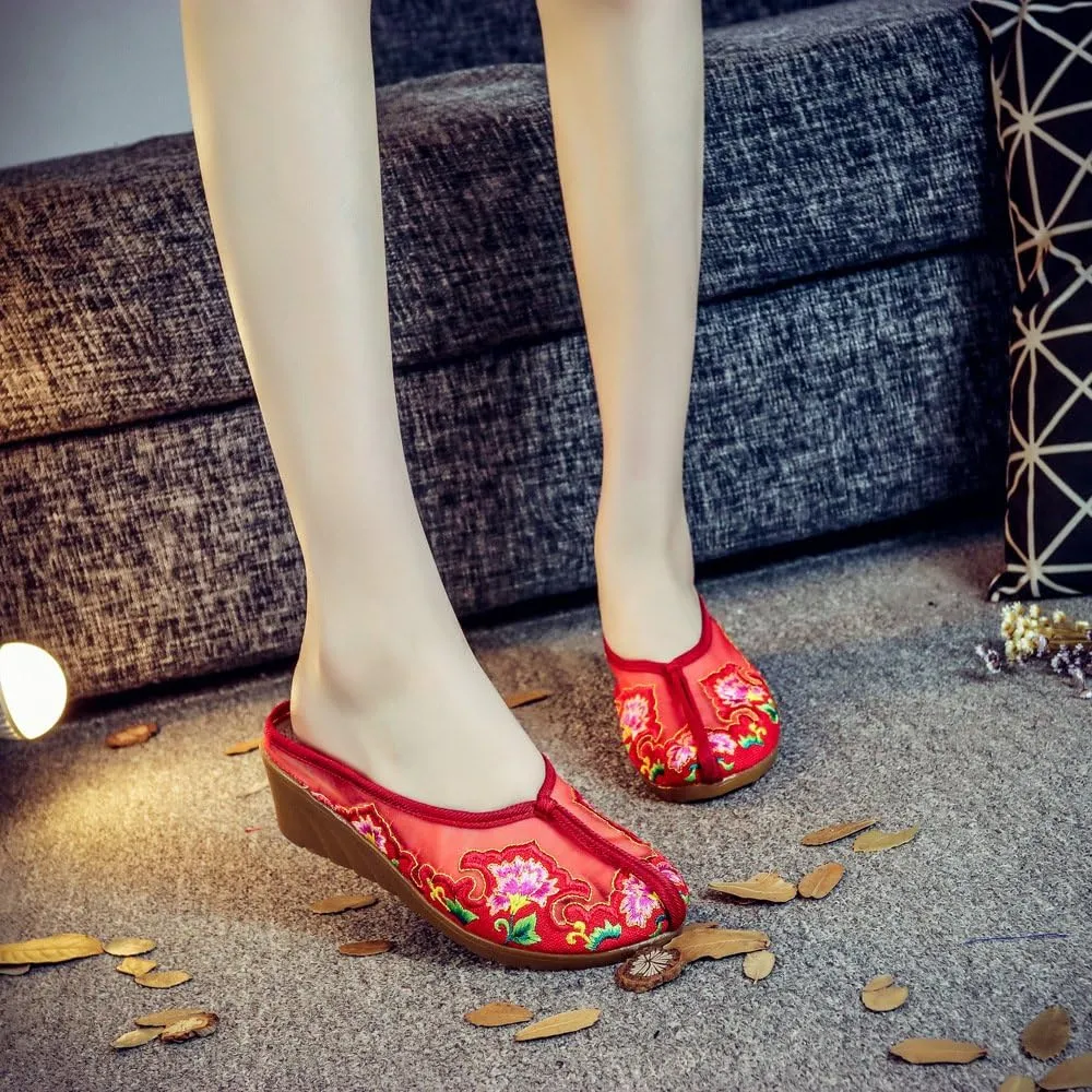 Qhome Women's Chinese Floral Embroidery Net Yarn Silk Comfortable Casual Mules House Wedge Slippers Shoes