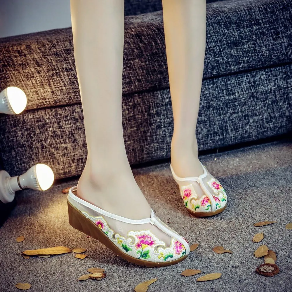 Qhome Women's Chinese Floral Embroidery Net Yarn Silk Comfortable Casual Mules House Wedge Slippers Shoes