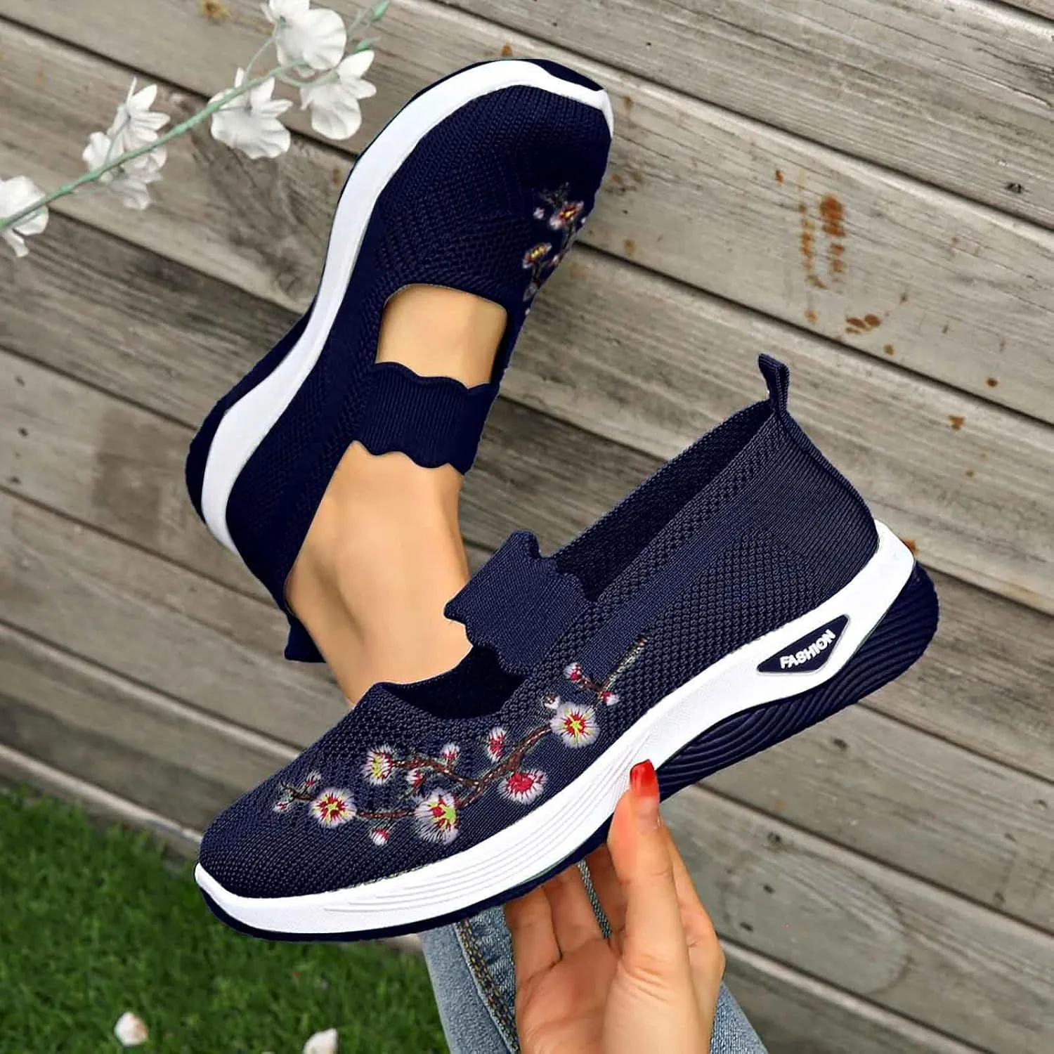 Women's Knitted Mesh Flat Loafers Slip-On Breathable Comfortable Low Top Sport Shoes Fashion Casual Basketball Shoes