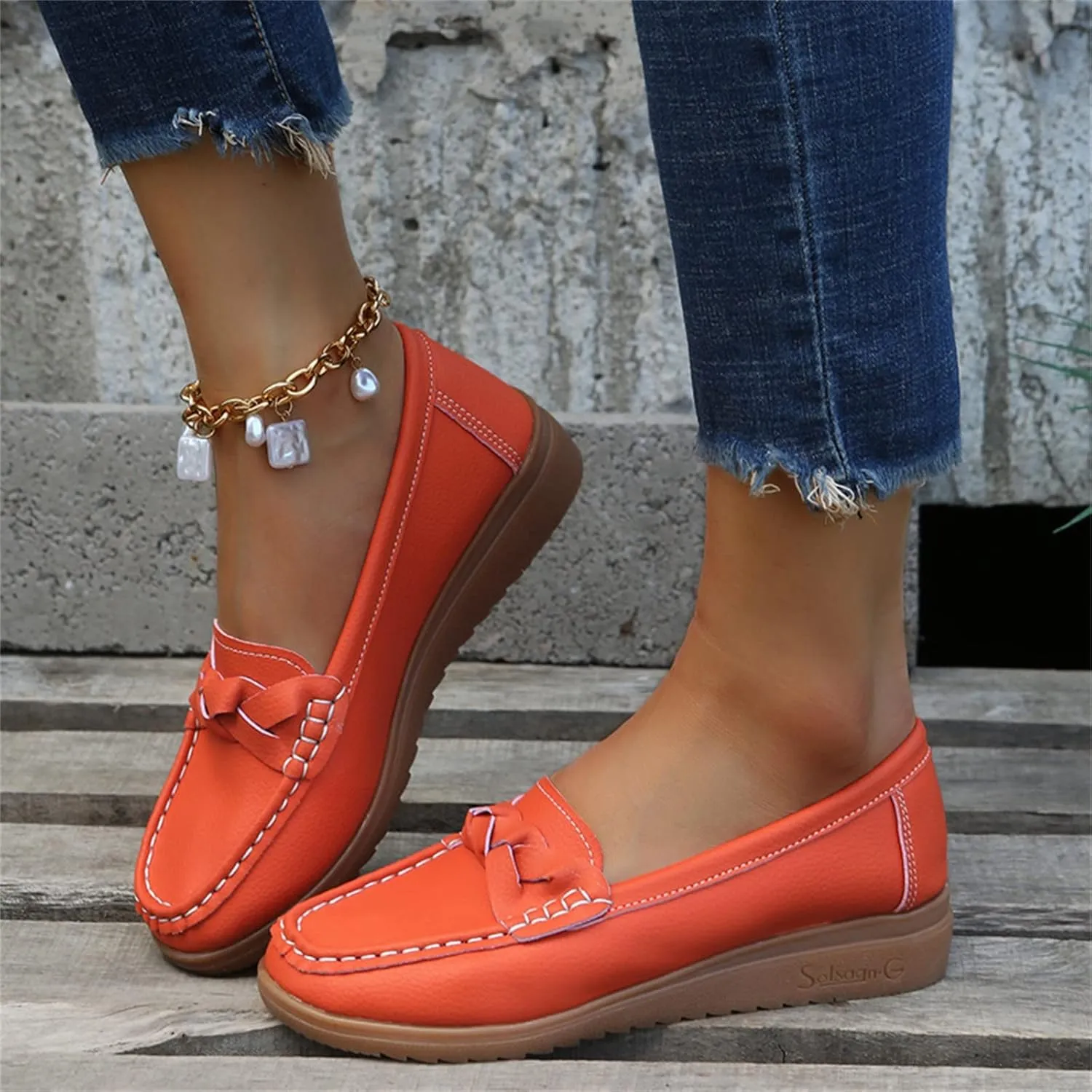 Women's Leather Flats Shoes Slip-Ons Casual Walking Loafers Breathable Driving Flats Shoes Orthopedic Loafers