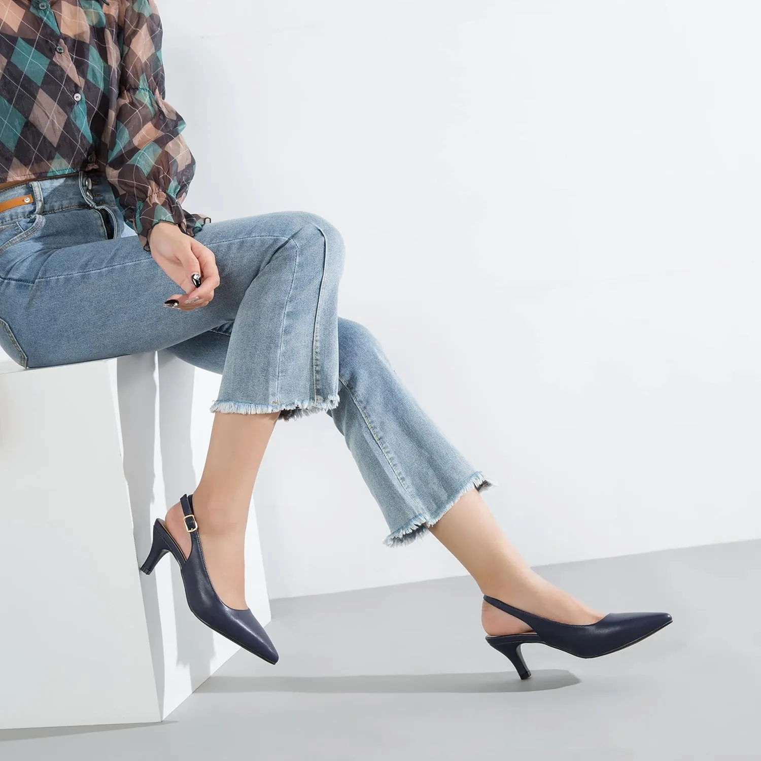 Women's Slingback Kitten Heel Pointed Closed Toe Low Heel Pumps Elegant Comfortable Dress Wedding Evening Bridal Party Shoes